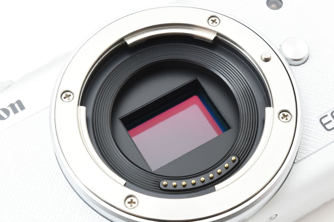 ♥ほぼ新品❤️スリムミラーレス♪スマホ転送OK★キヤノン EOS M200❤️