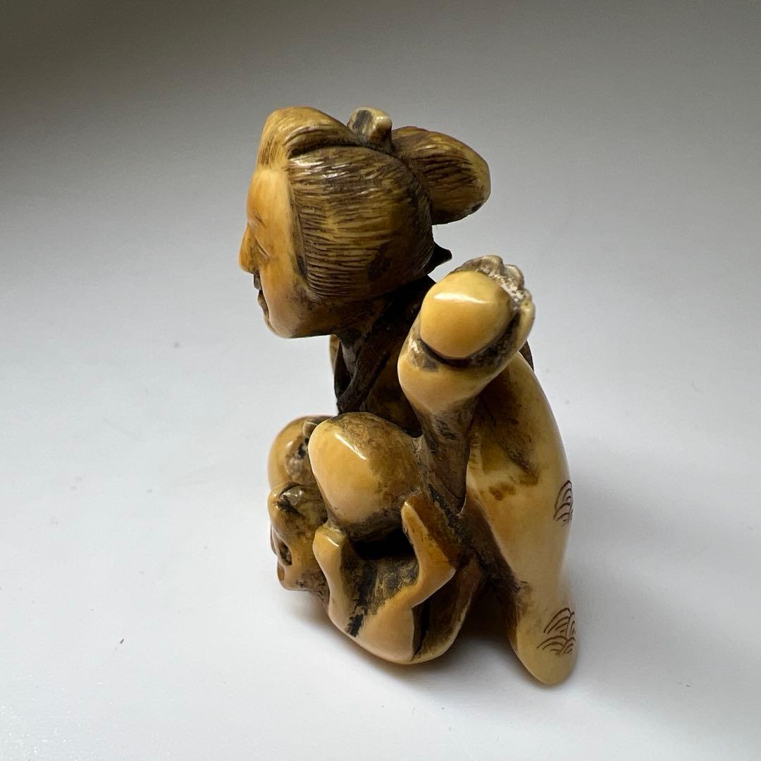 極上　女性に犬根付　15g 東Y8-0204☆2F