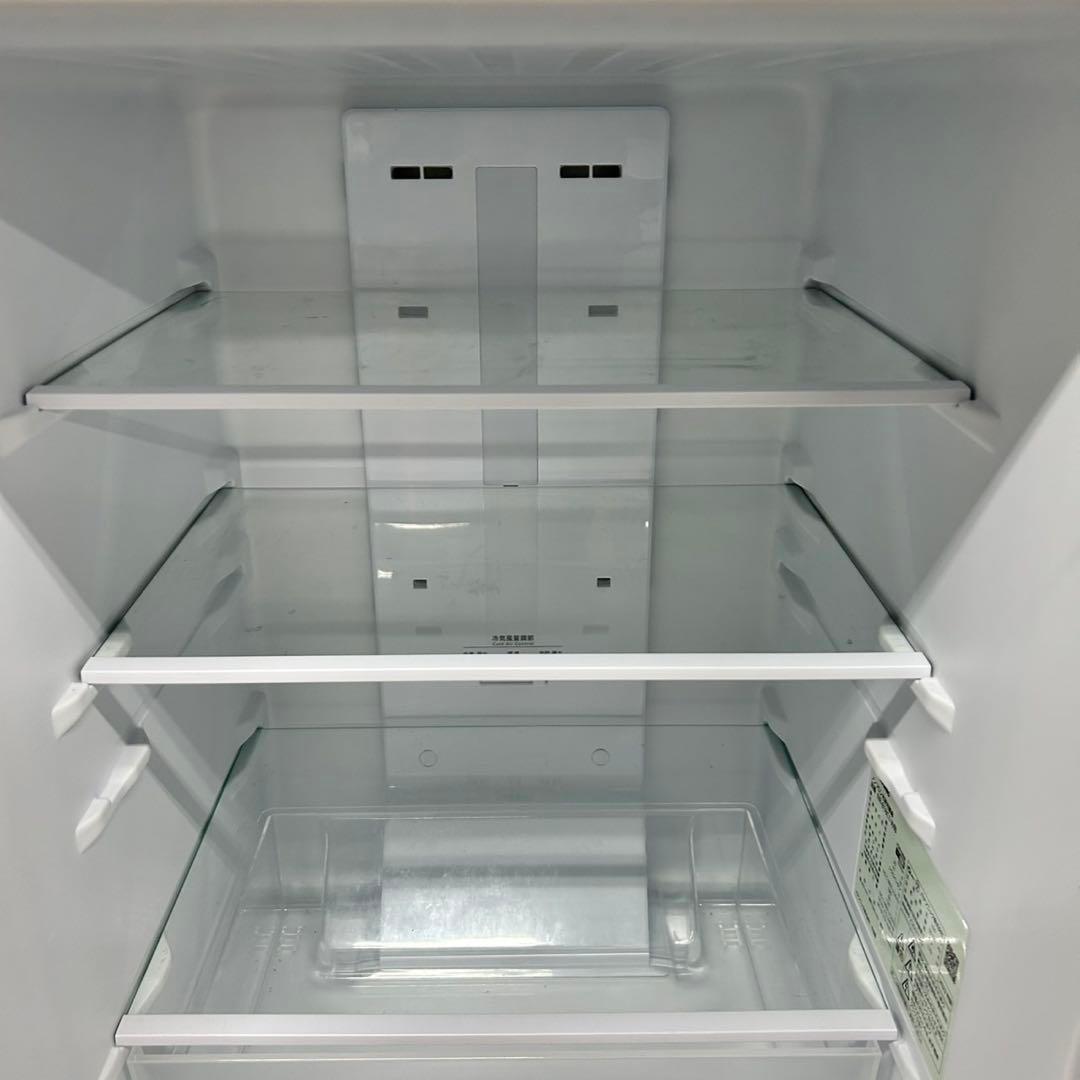 536極美品　マッドデザイン　冷蔵庫　大きめ　200L弱　大人気モデル　ホワイト