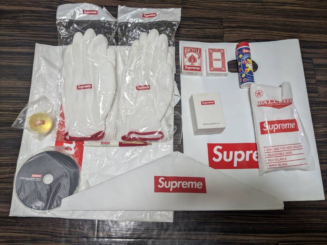 おまけ付きp(^^)q Supreme ボックスロゴステッカー１２０枚