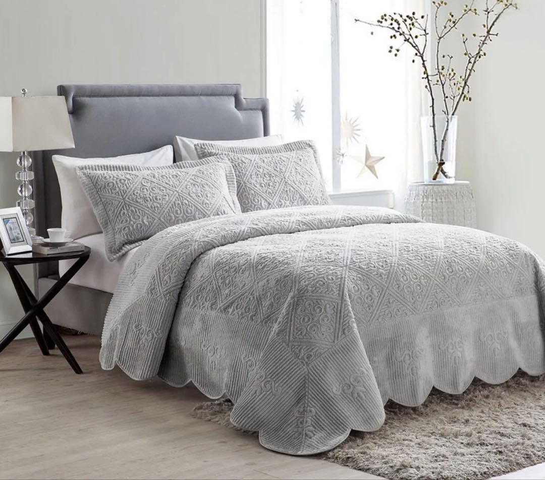 エレガントなキルトカバレット