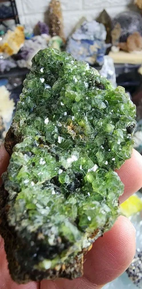 希少鉱物ラドラマイト　(Ludlamite)