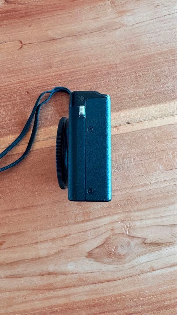 【美品】FUJIFILM XQ1 コンパクトデジタルカメラ