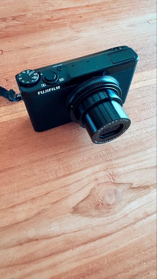【美品】FUJIFILM XQ1 コンパクトデジタルカメラ