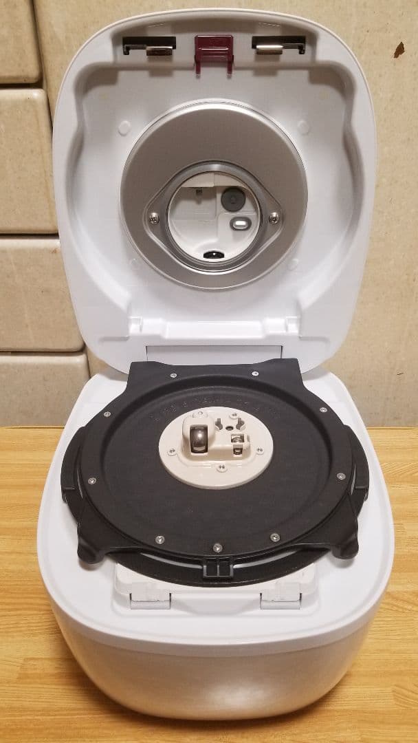 ☆2023年製☆ご泡火炊き☆タイガー圧力IH炊飯器 遠赤9層土鍋かまどコート釜