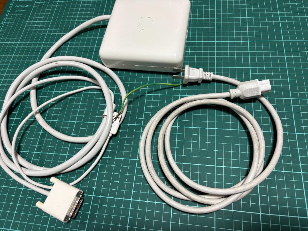 Apple Cinema Display 22インチ　液晶モニター　ADC端子