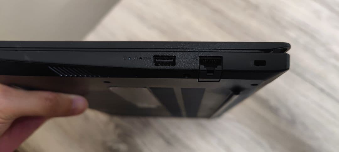 lenovo v14 g4 Ryzen5 7520U オンボードメモリ8GB