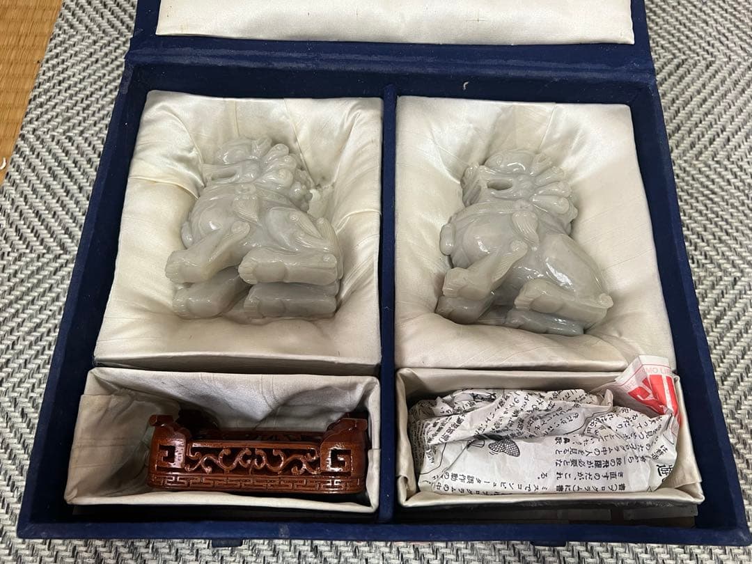 獅子像 2体セット 木製台座付き