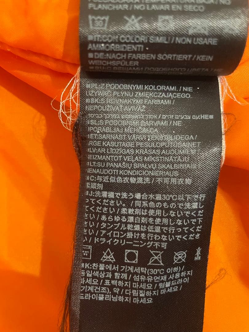 バートン（BURTON）キッズ　スキー・スノボウェア上下セット Sサイズ　120