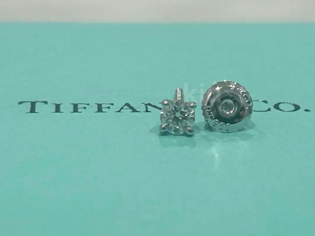 大粒 Tiffany & Co. ソリティア ダイヤモンド スタッド ピアス