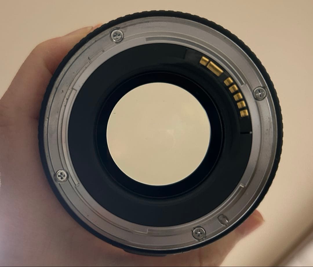 Canon EF 85mm f/1.8 レンズ　単焦点