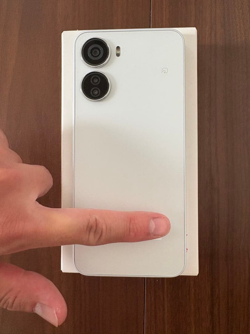 Libero 5G IV ホワイト