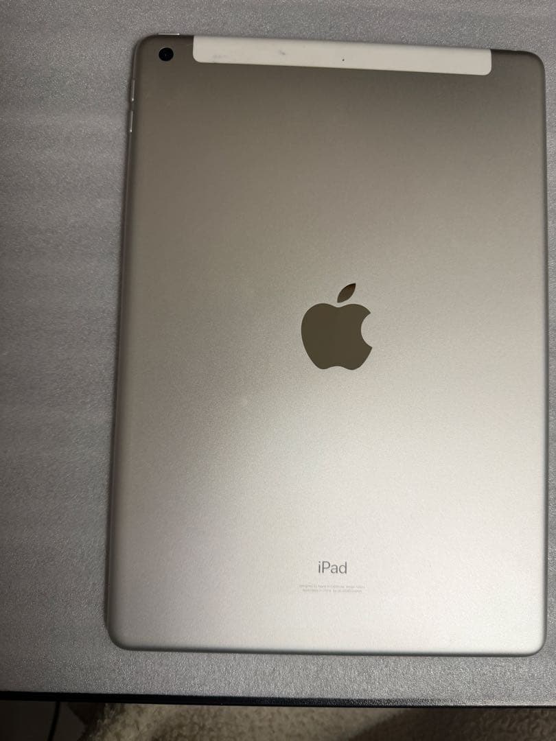 iPad 第9世代 64GB （画面割れ品）