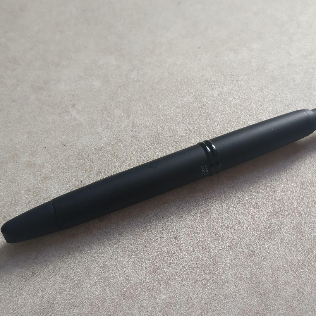 【ぽんず】PILOT　キャップレス　マットブラック　ノック式万年筆