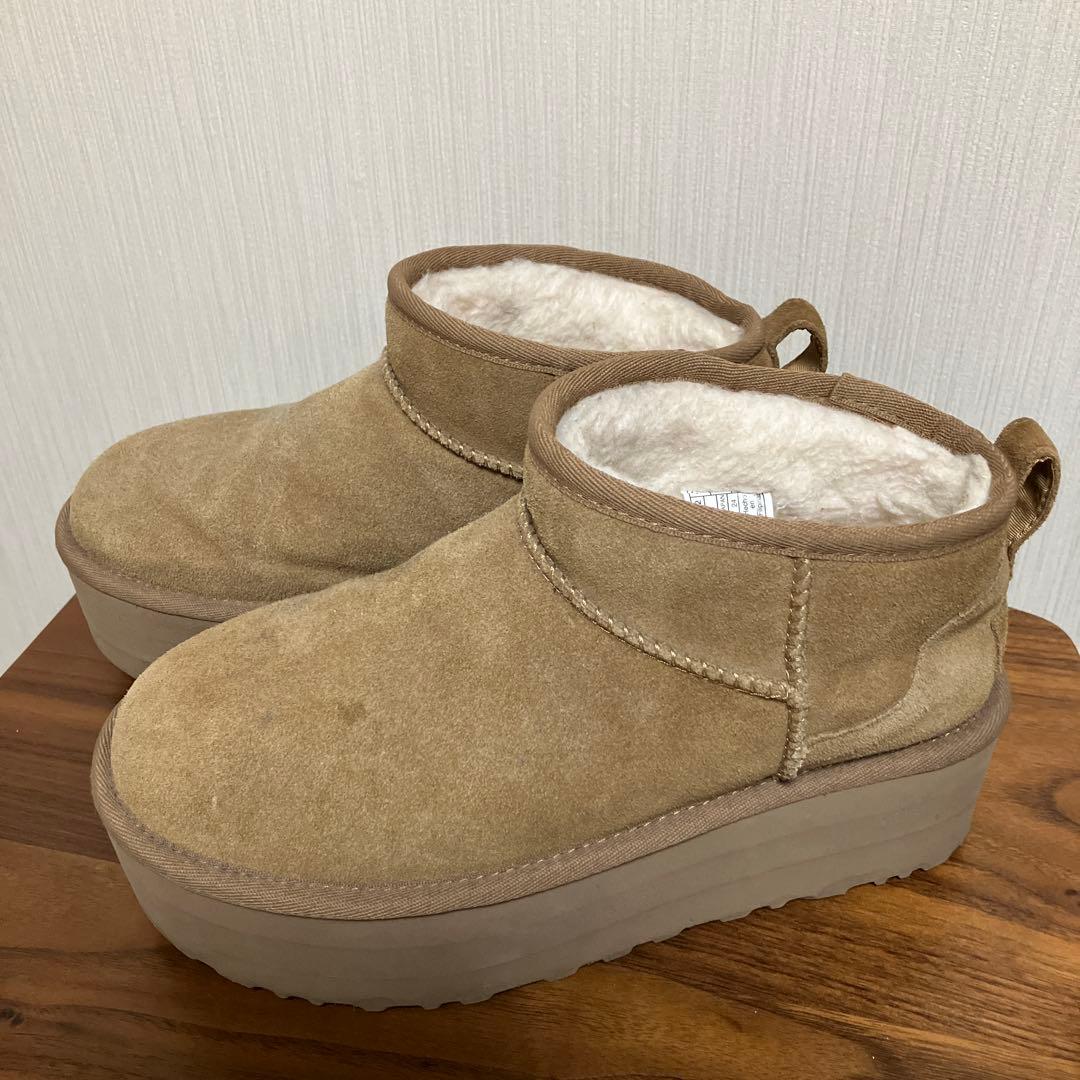 UGG クラシックウルトラミニプラットフォーム　厚底ブーツ　24cm