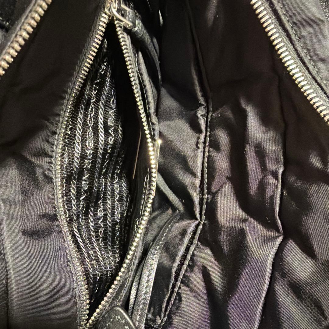 PRADA キルティングショルダーバッグ ブラック