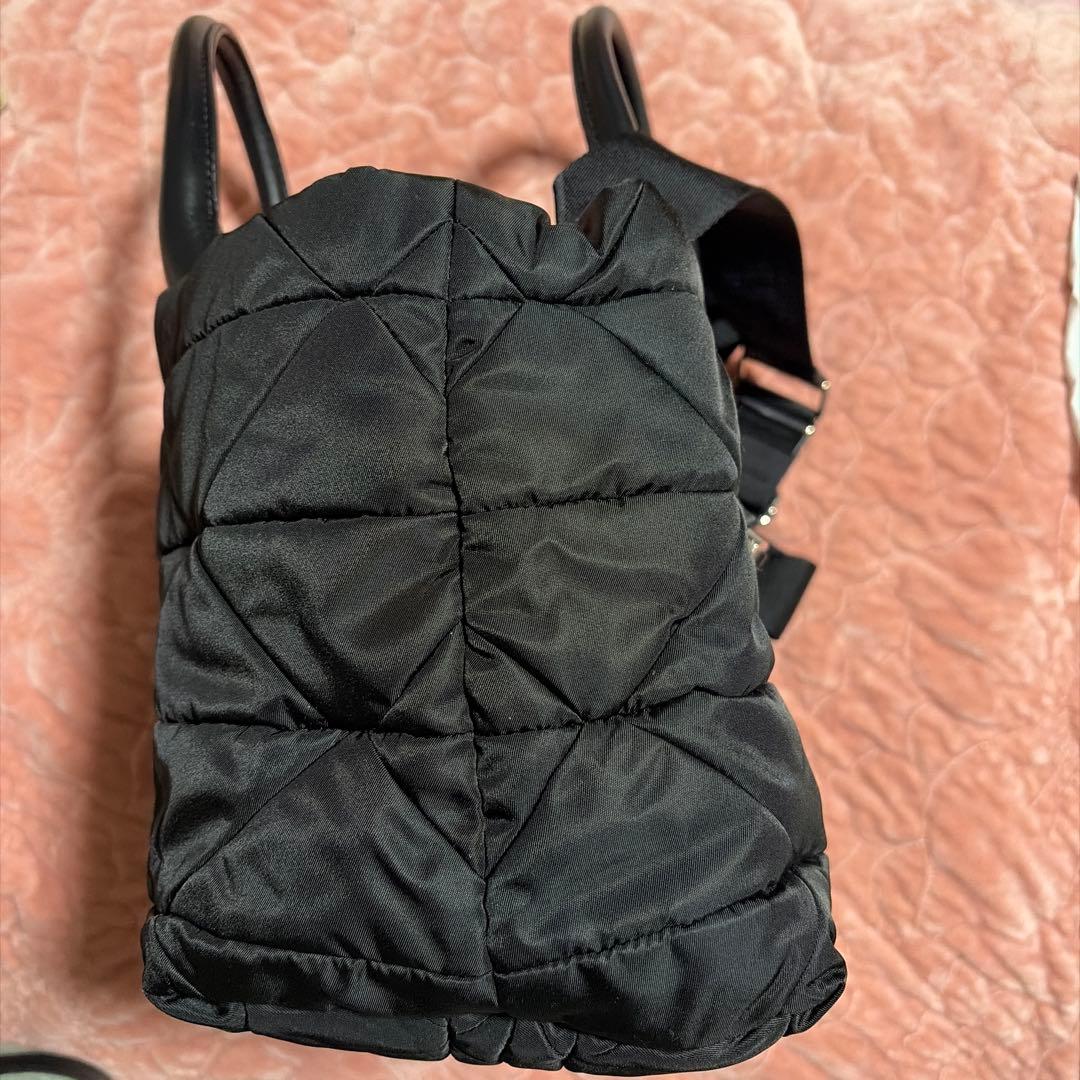 PRADA キルティングショルダーバッグ ブラック