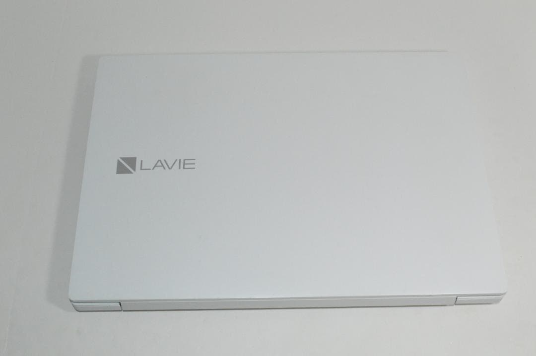 ホワイトLAVIE第8世代Corei7/20G/SSD1TBバッテリー良好