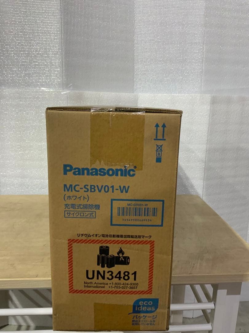 新品未使用箱不良　パナソニック 充電式掃除機 MC-SBV01 ホワイト