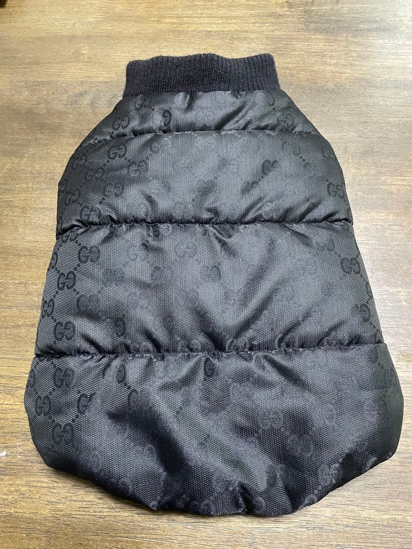 グッチ　GUCCI ダウンジャケット 犬服　サイズM