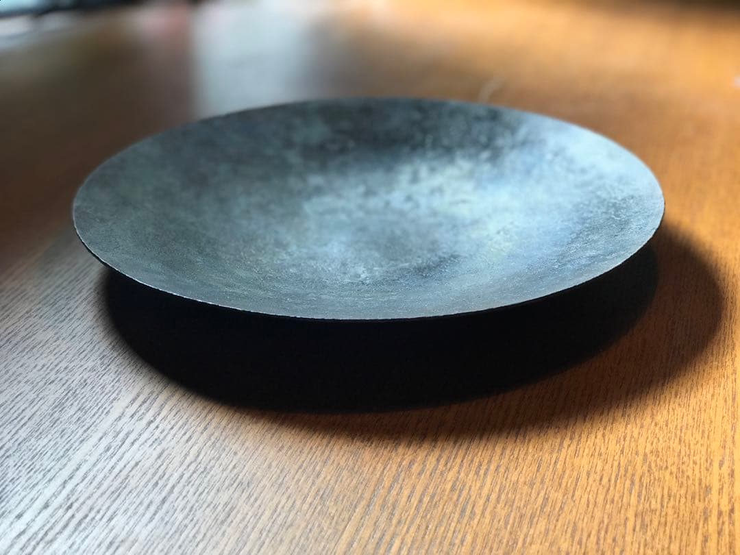 成田理俊 鍛鉄の大皿