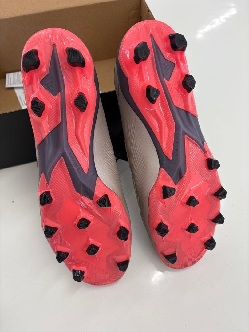 アディダス　サッカー プレデター ELITE ロー HG/AG /土・人工芝用