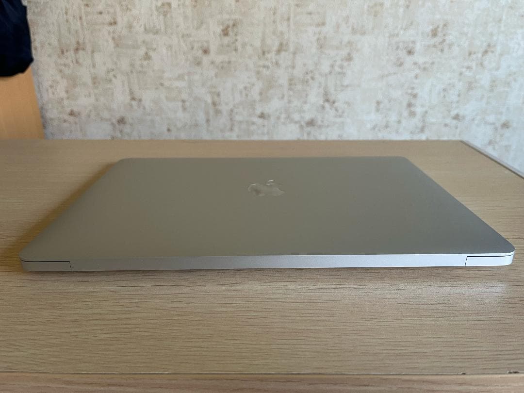 MacBook本体 MacBookAir 2020 / Core i7 / 16GB / 512GB