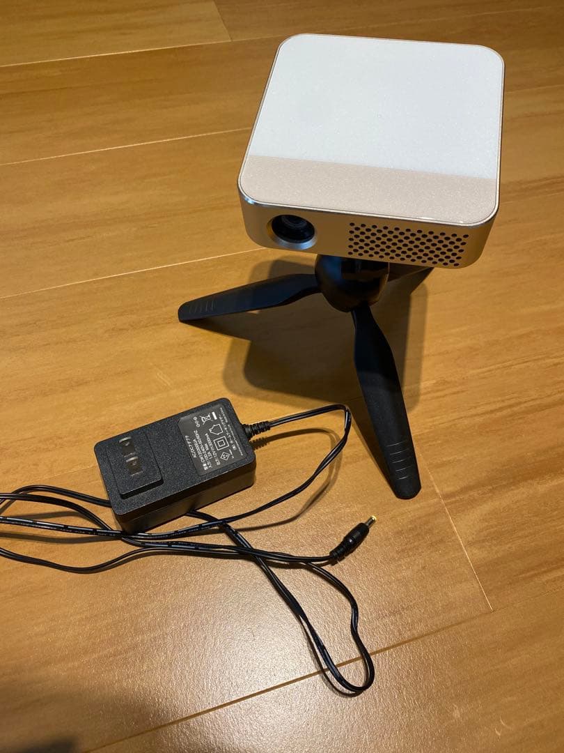 【大幅値下げ】UENO-mono製小型プロジェクター「KABĒNI PRO」