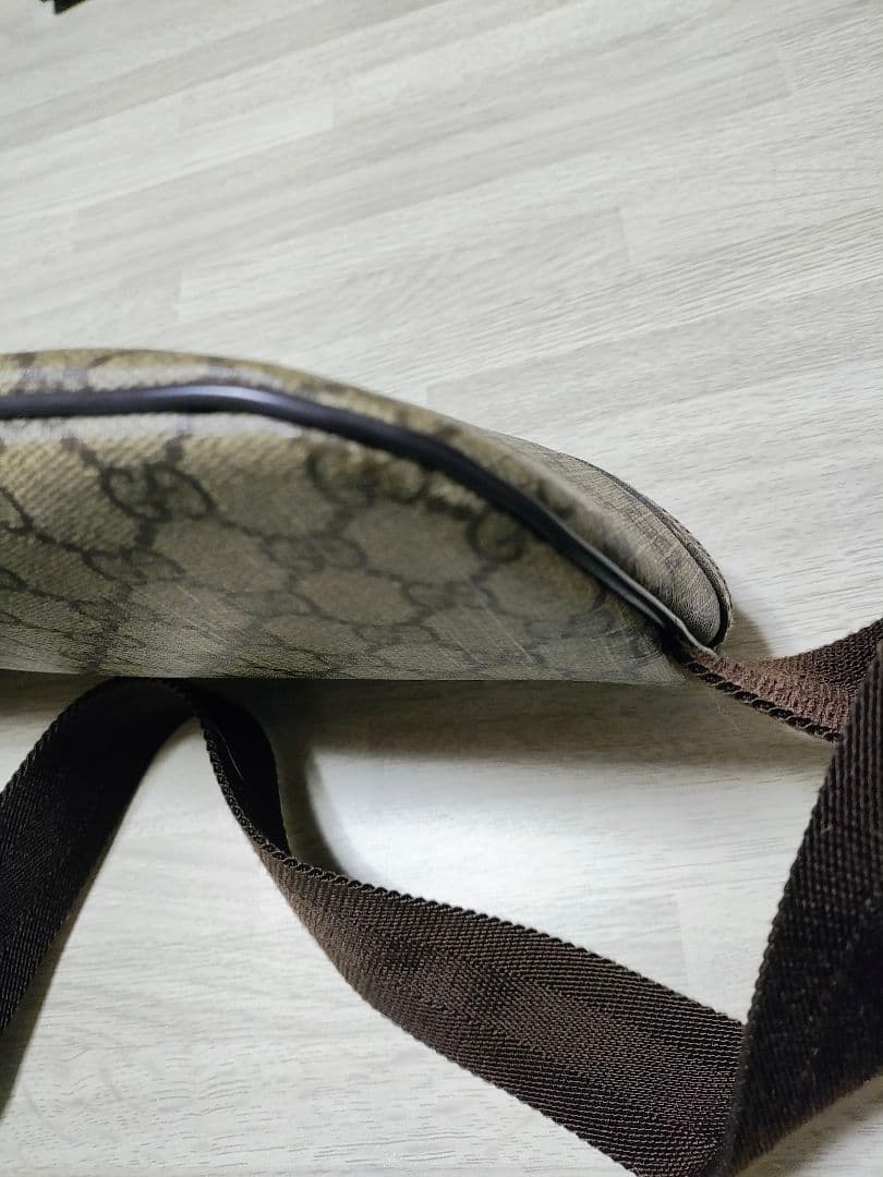 Gucci　ウエストバッグ　GGスプリーム