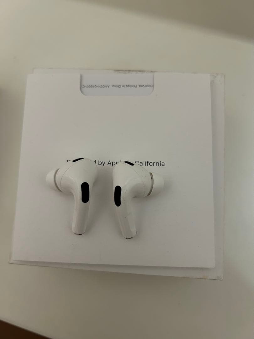 Apple AirPods Pro第二世代 本体 充電ケース付き 最終値下げ！！