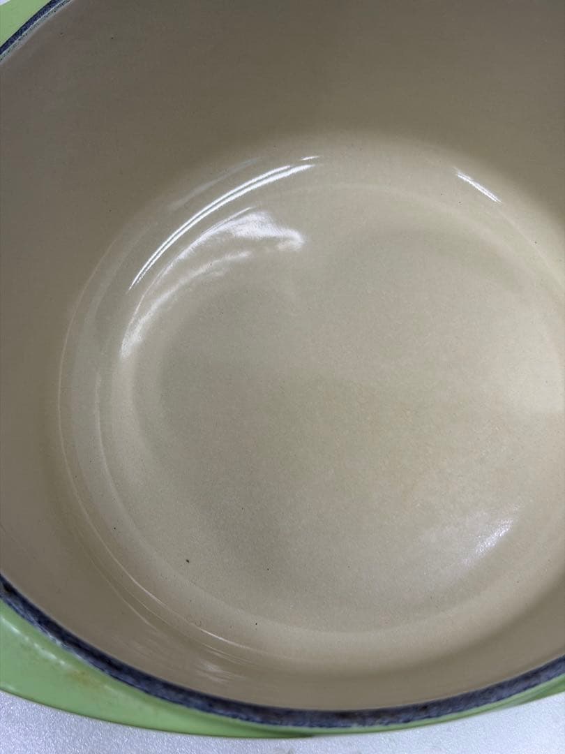 美品　ルクルーゼ　20cmイエローとグリーンの両手鍋セット