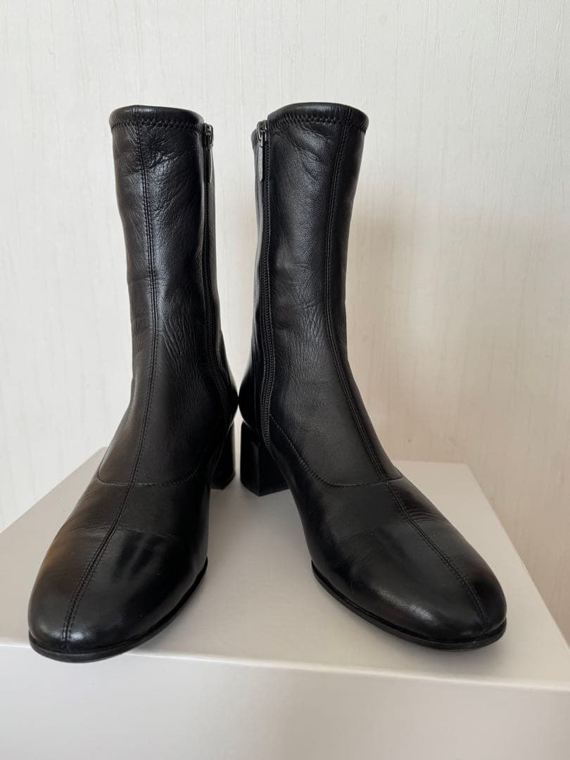 レザーショートブーツ ブラック