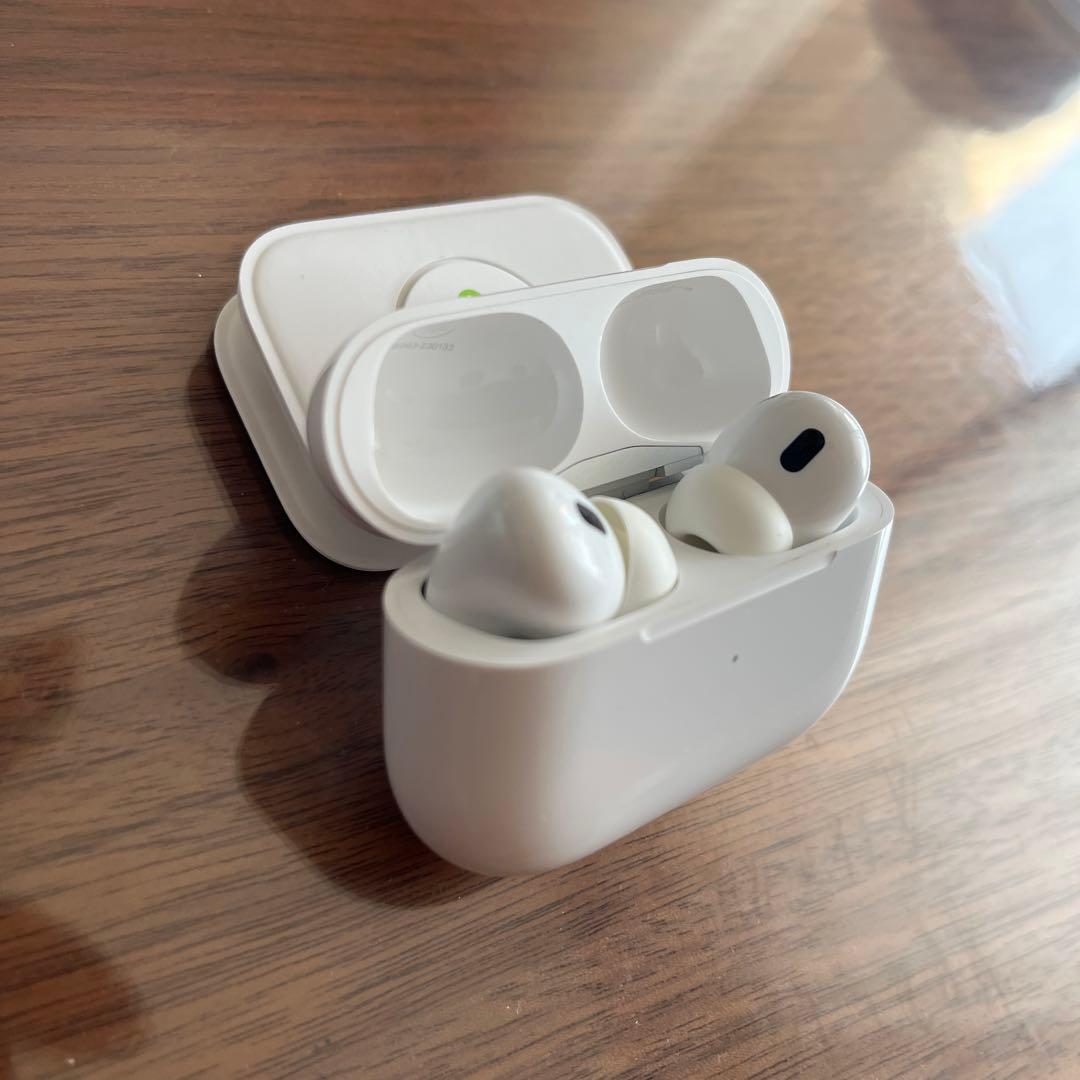 【極美品】AirPods Pro 2 本体 ＆サービスでESRケース付