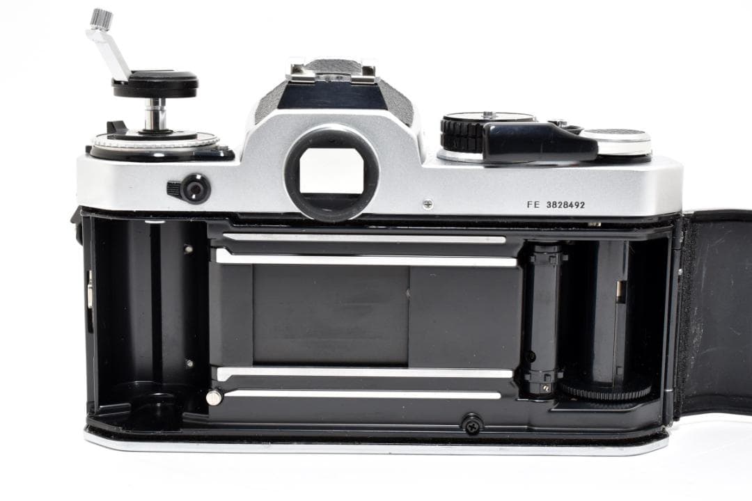 超美品 NIKON FE シルバー フィルムカメラ　モルト新品交換済 H254