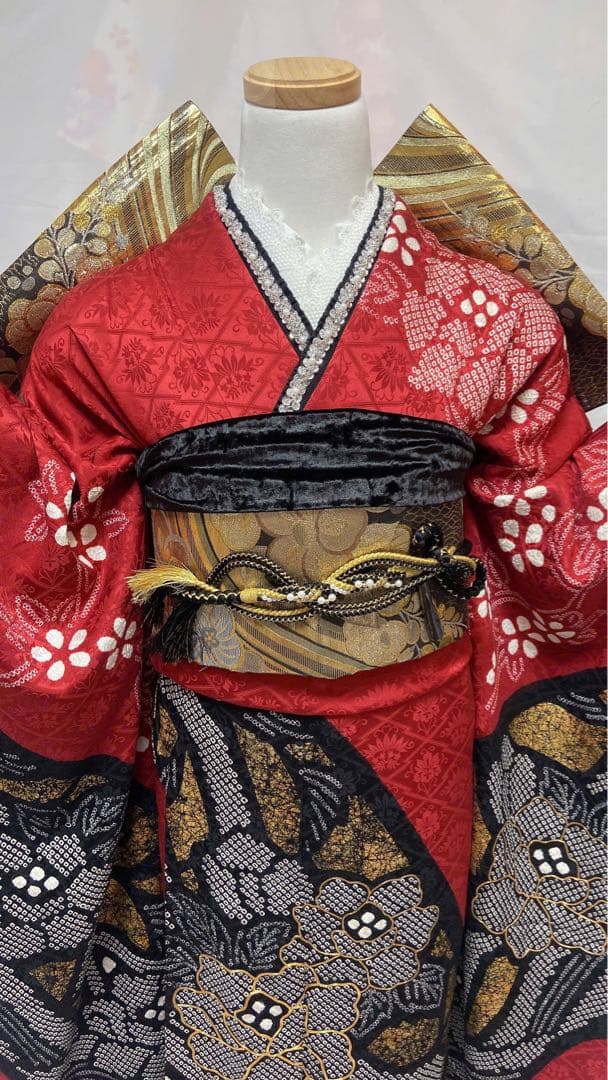 牡丹 絞り 金彩 黒 正絹　振袖 成人式　振袖3点セッQR