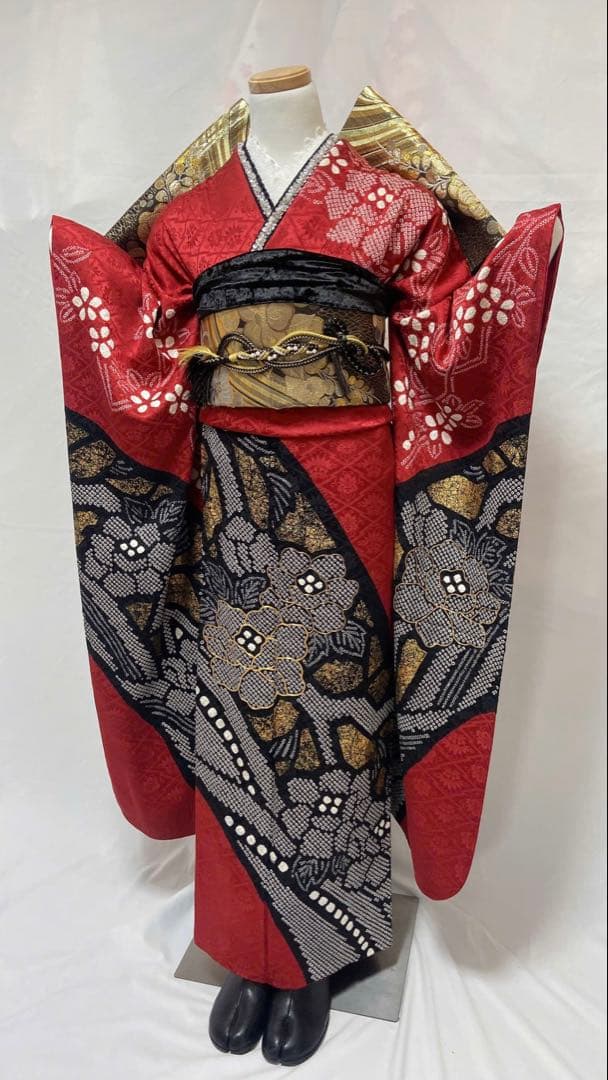 牡丹 絞り 金彩 黒 正絹　振袖 成人式　振袖3点セッQR