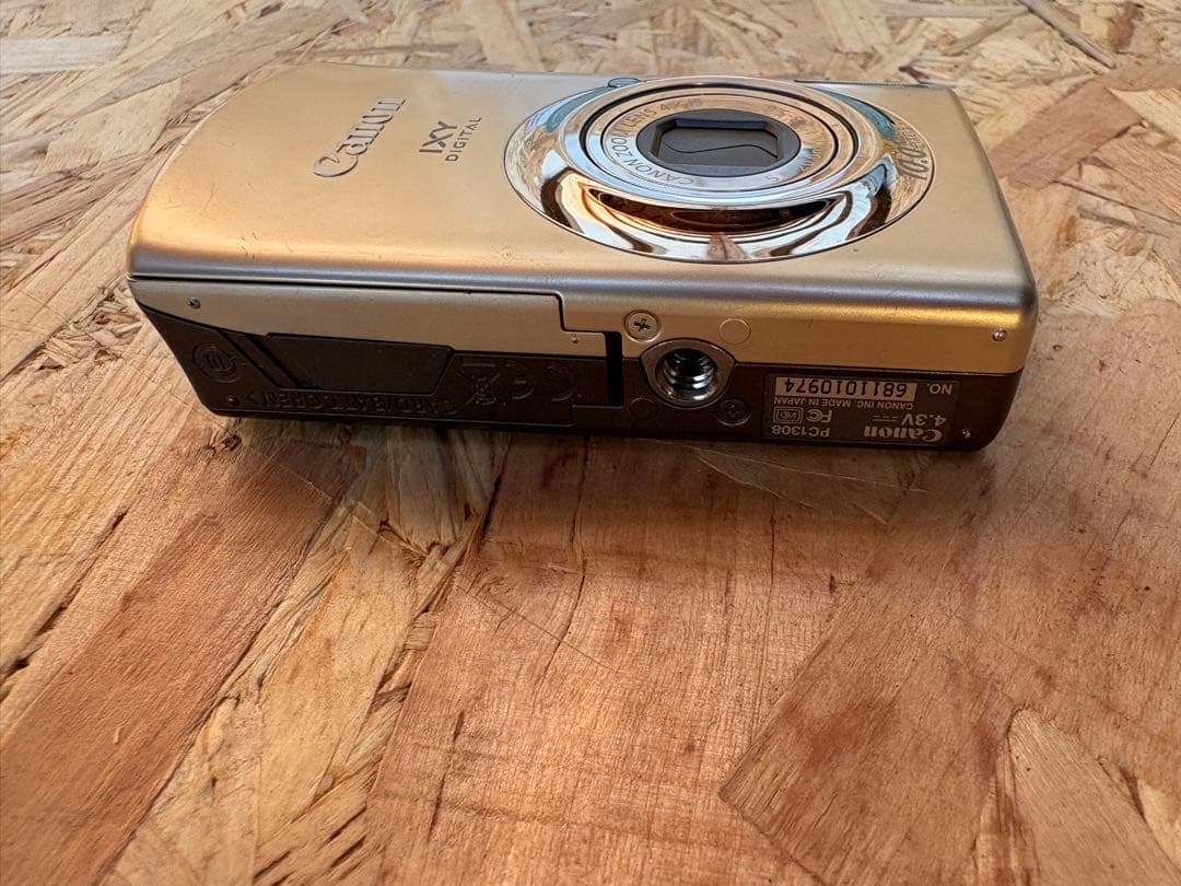 Canon IXY DIGITAL 920 IS 本体と付属品