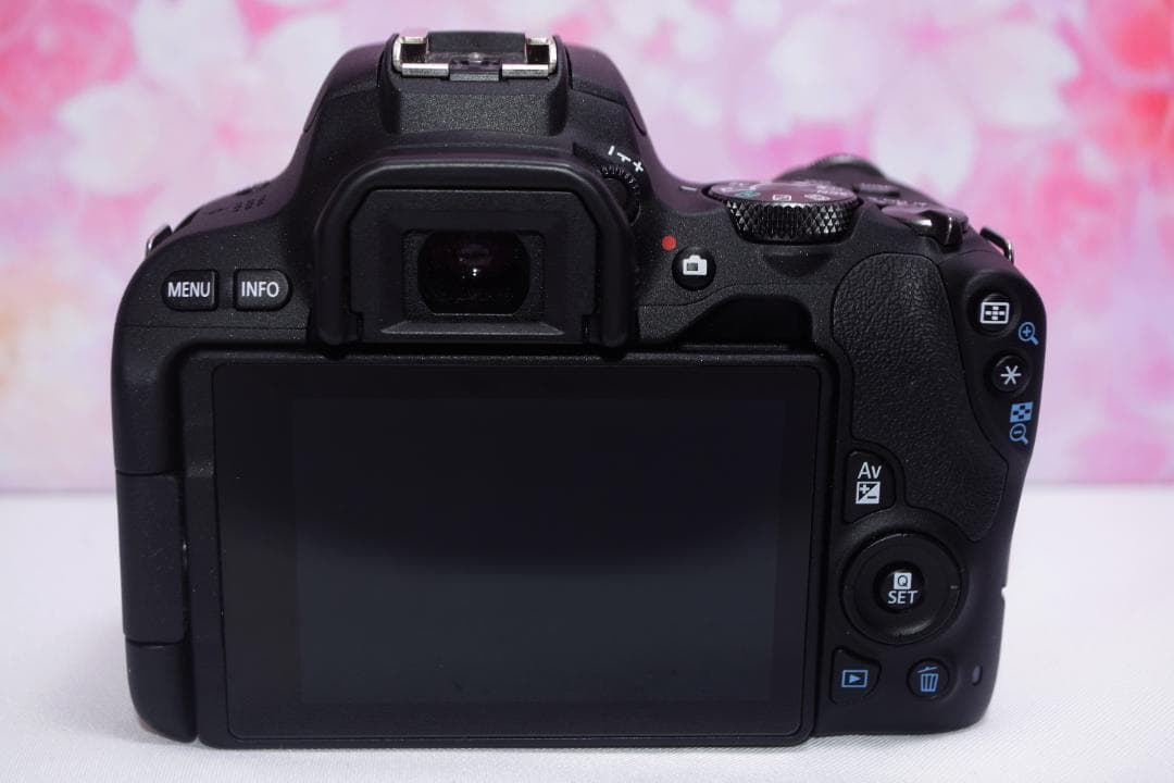 極美品★Canon EOS kiss X9★高速AF●Wi-Fi内蔵●