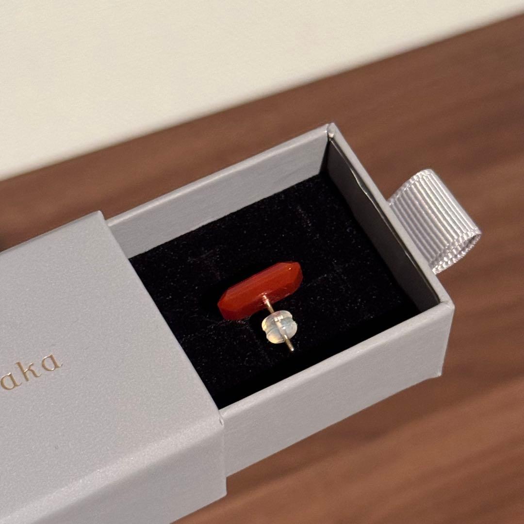 Hirotaka ネイキッド ストーン スタッド ピアス カーネリアン