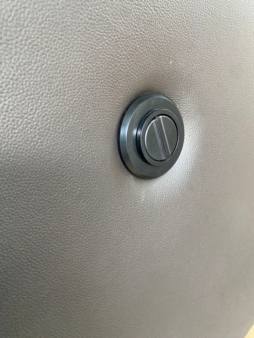 【最終値下げ】ニトリ　Nビリーバー２本革　電動リクライニングソファ　中古