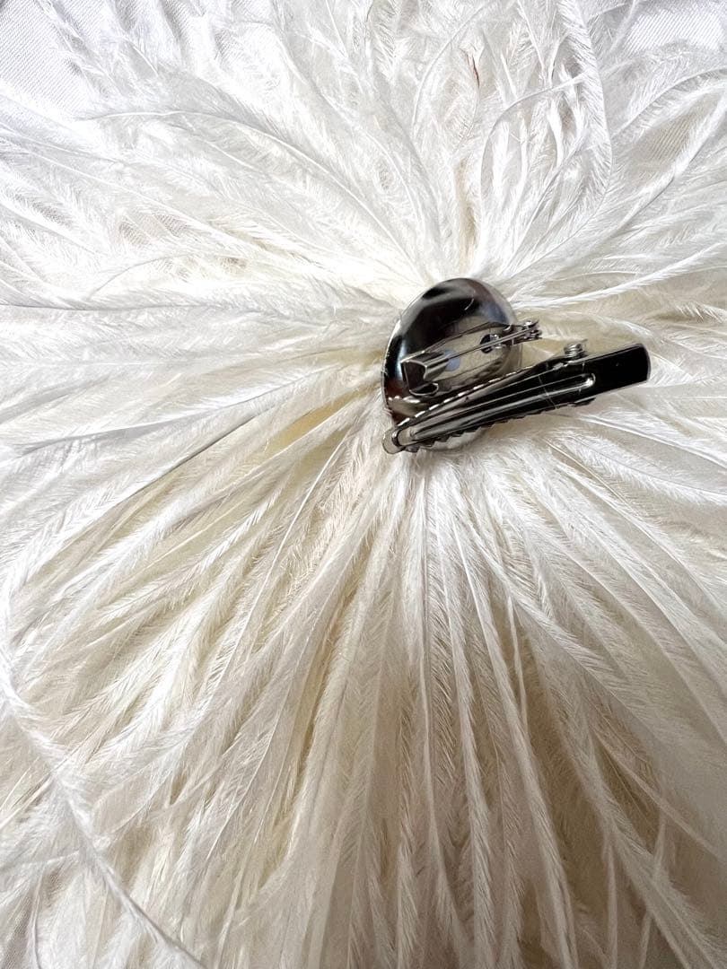 オーストリッチ　フェザーコサージュ　オフホワイト