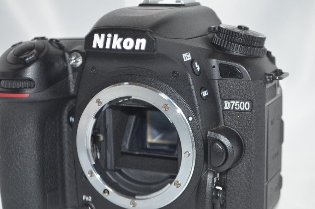 滅多にないシャッター数13500回以下 Nikon D7500☆Wi-Fi搭載