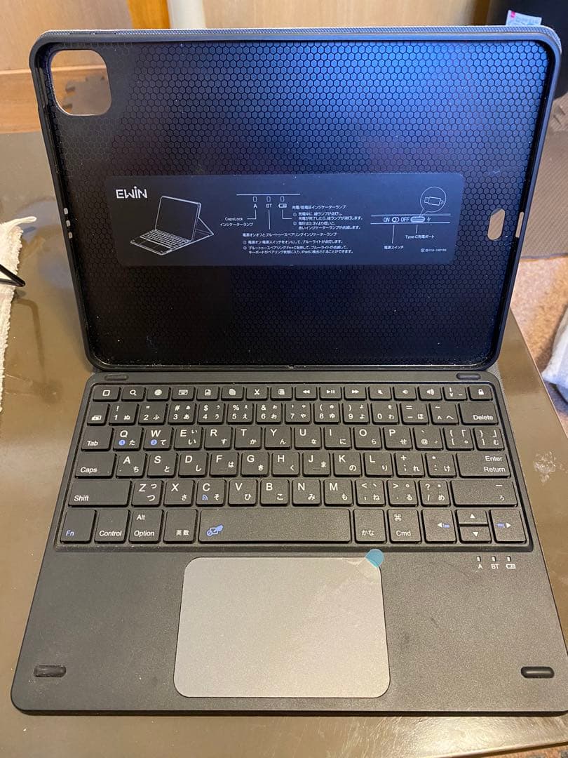 iPad Pro11 第二世代 Wi-Fiモデル　シルバー　 キーボードケース