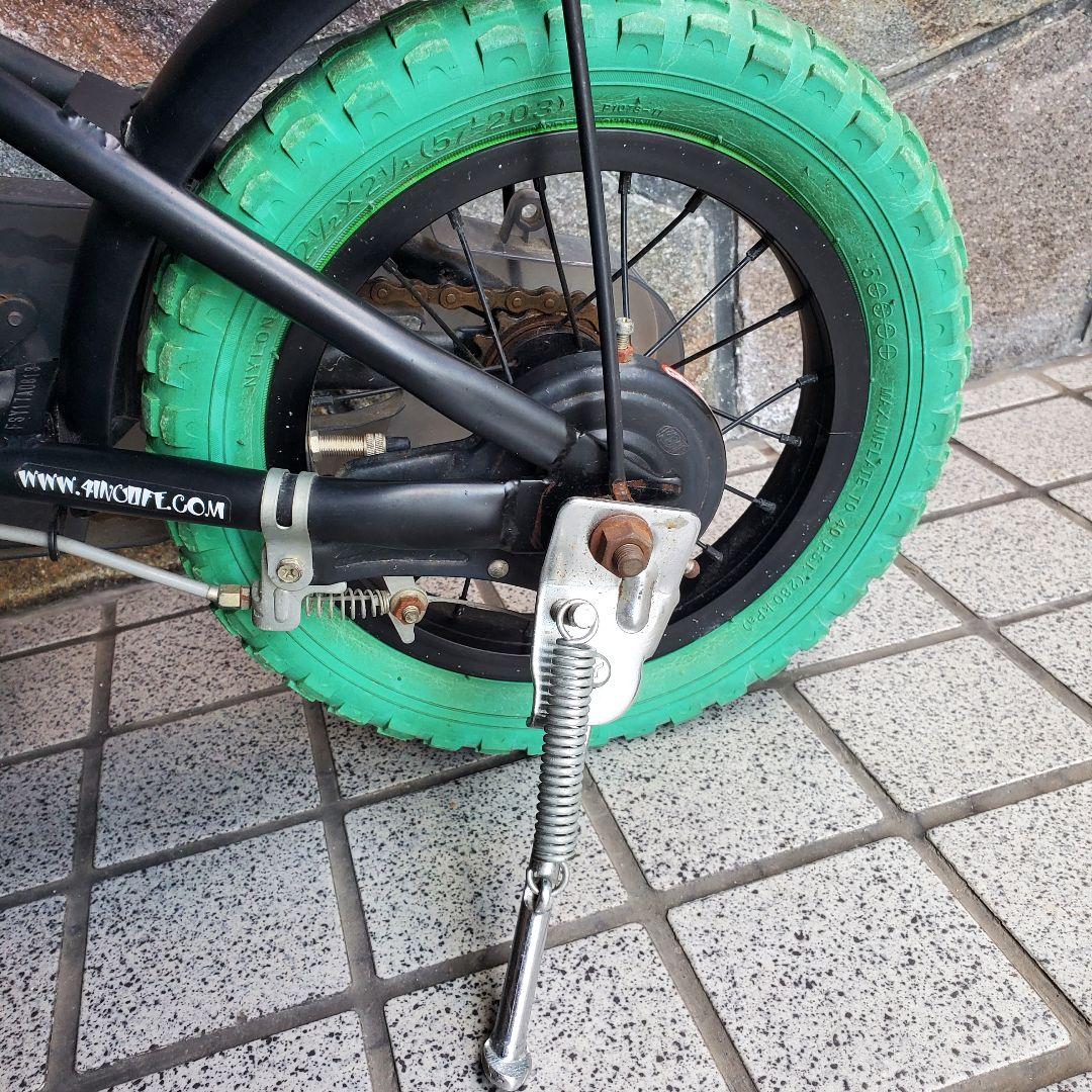 幼児用自転車 ブラックとグリーン　12インチ