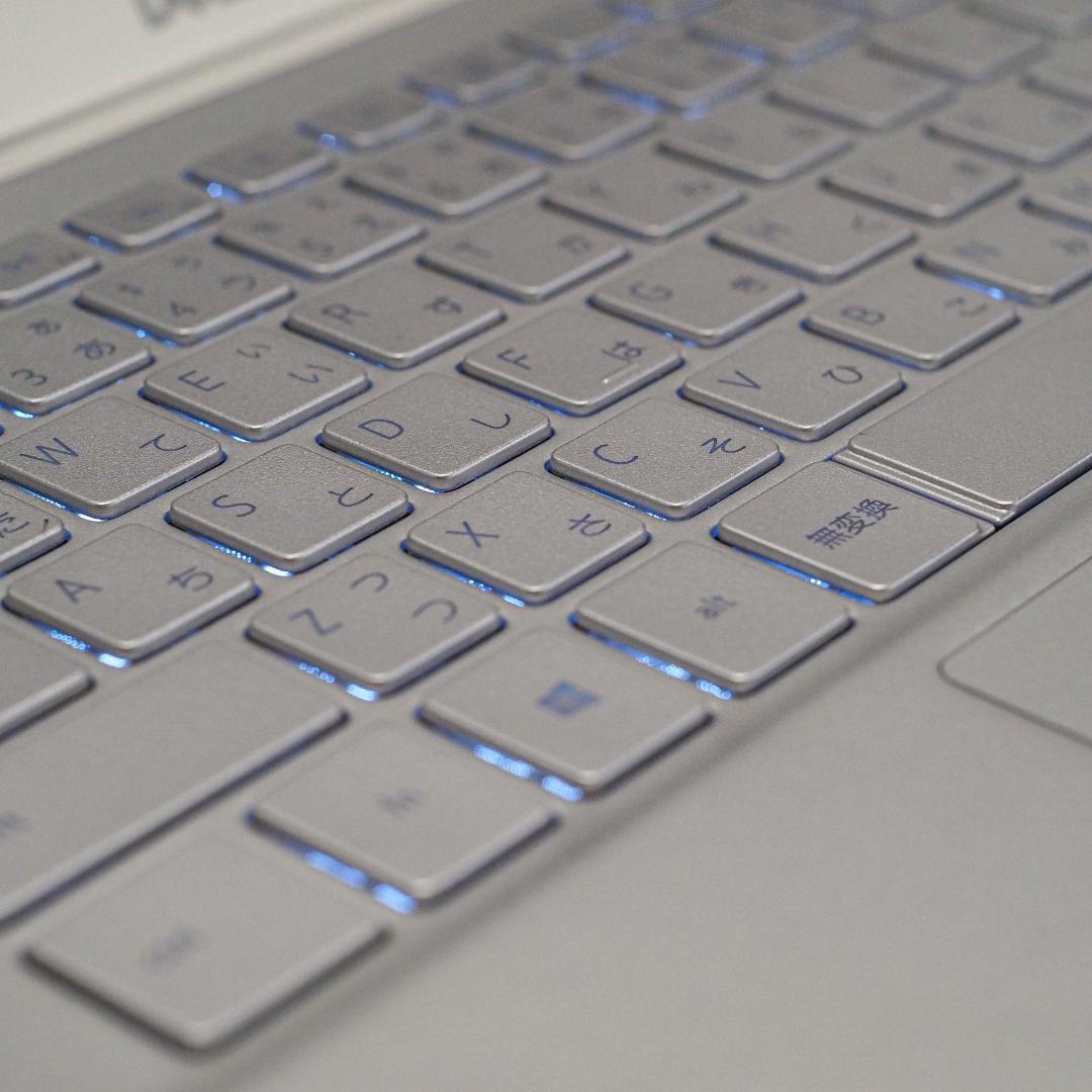 Dell Inspiron 13 7391、8GB メモリ、256GB SSD