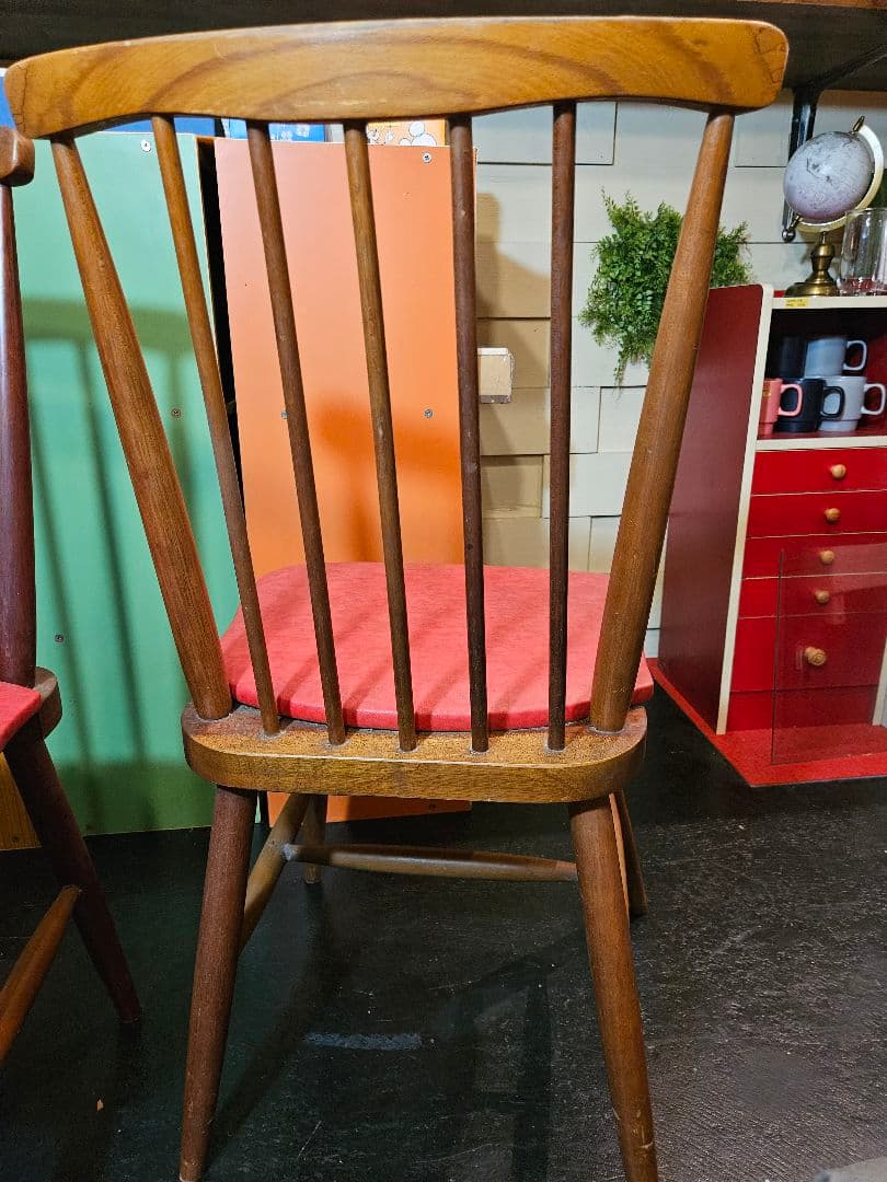 椅子　チェア　赤　木製　ミッドセンチュリー　昭和レトロ　ヴィンテージ　アンティー