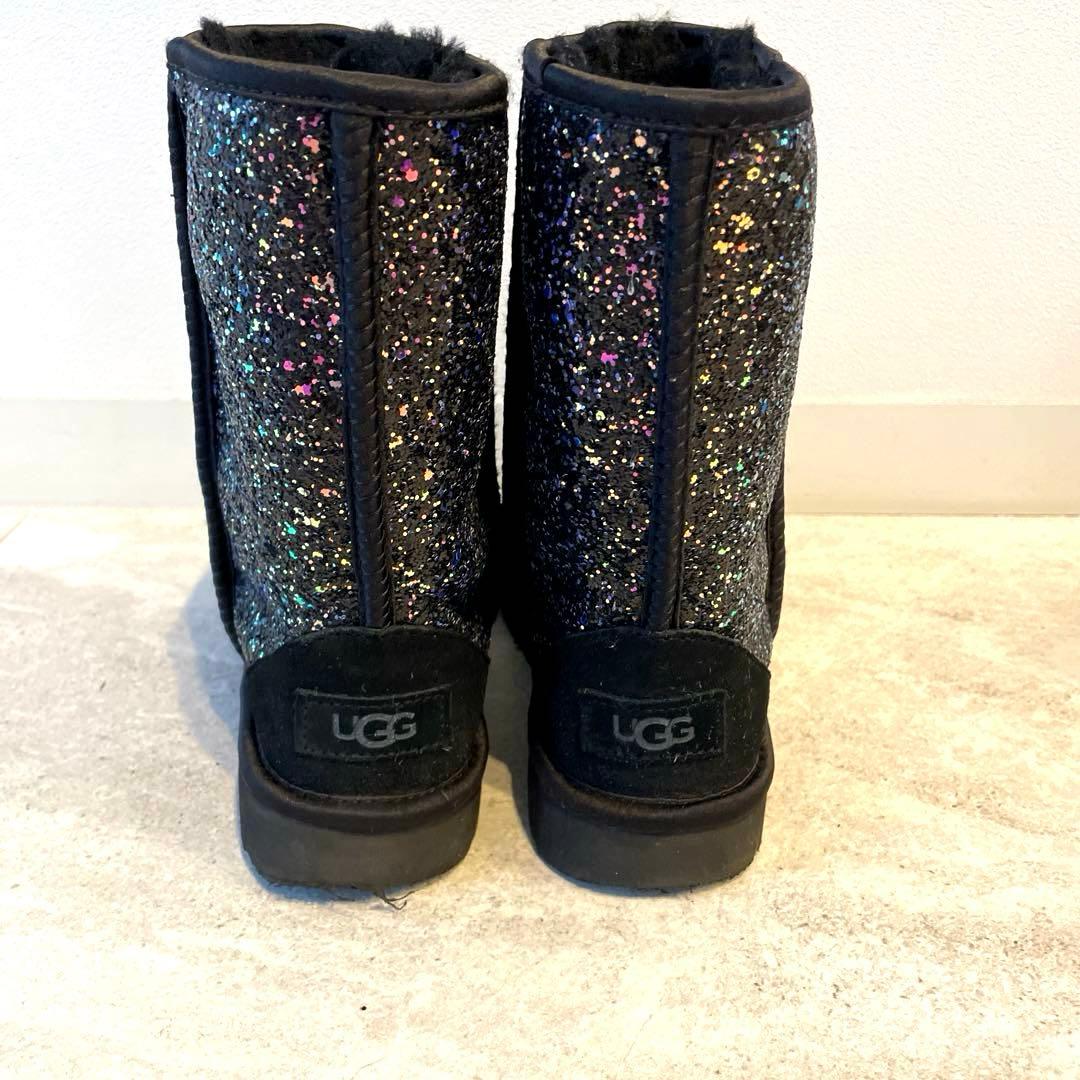 超美品　UGG CLASSIC　SHORT GLITTER
