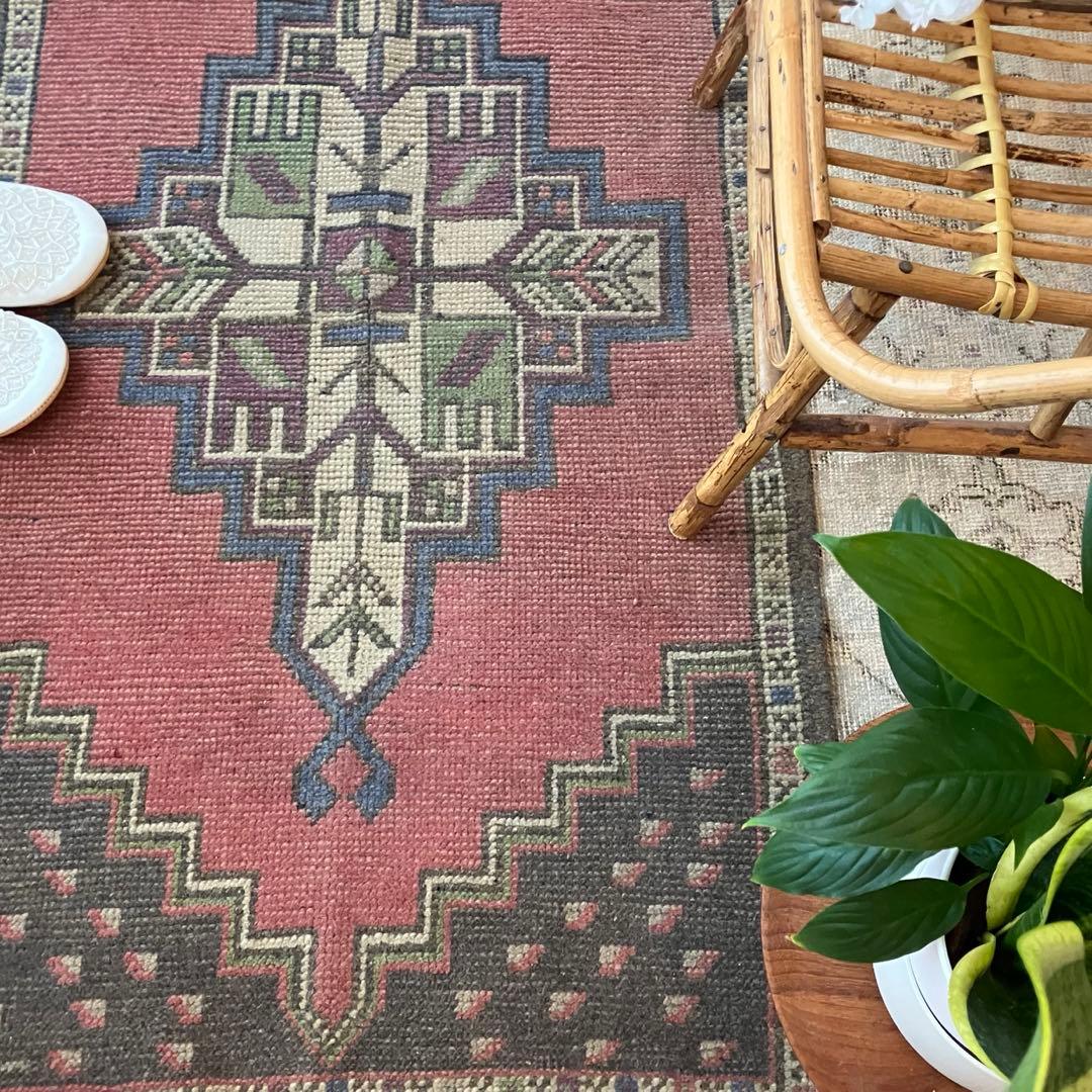 大きめ63×119上質くすみ大人ピンク　グレーメダリオン　トルコヴィンテージラグ