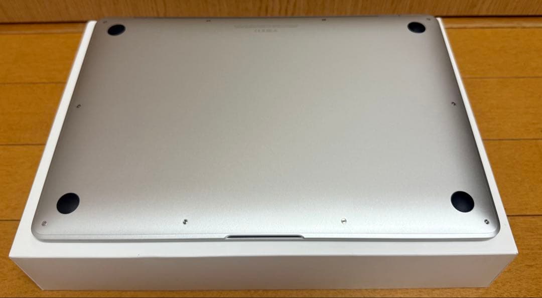 半使用近いMacbook air M1-16-256 Office付き