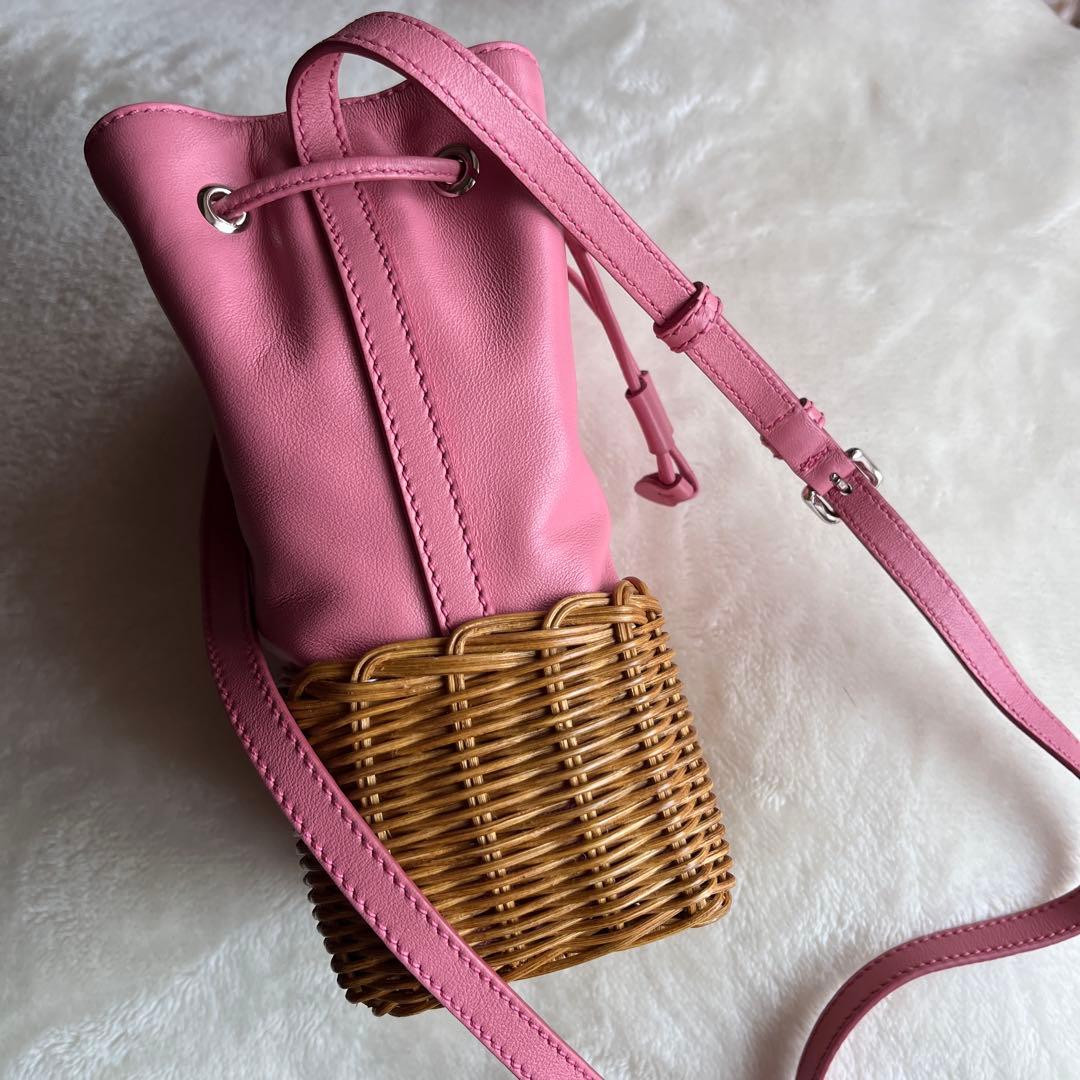 miu miu ピンク かごバッグ　ショルダーバッグ　かご